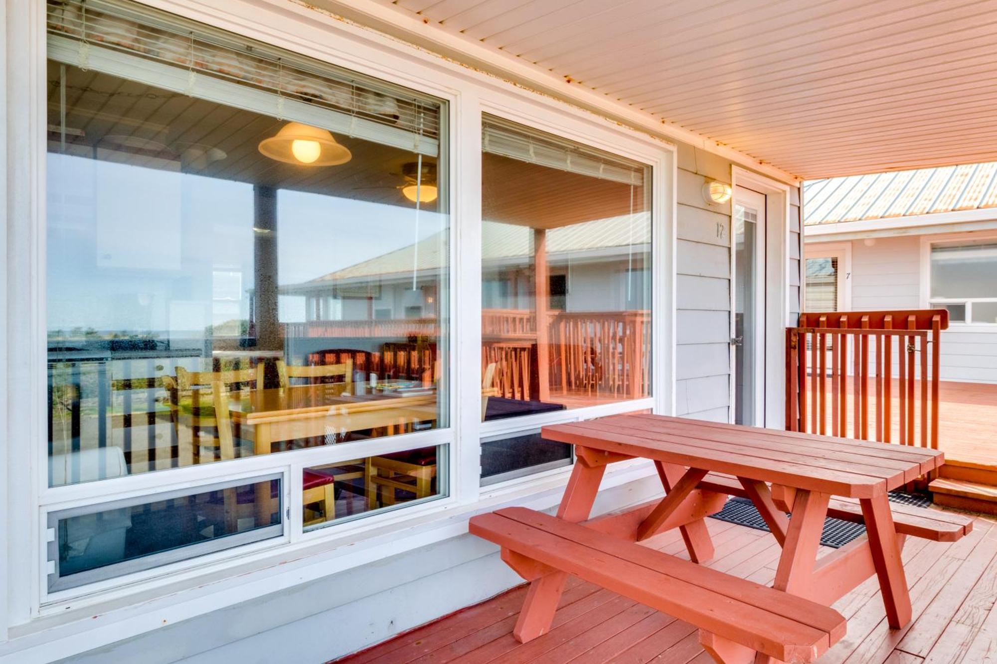 Getaway Oceanfront Lodging Villa Rockaway Beach Rom bilde