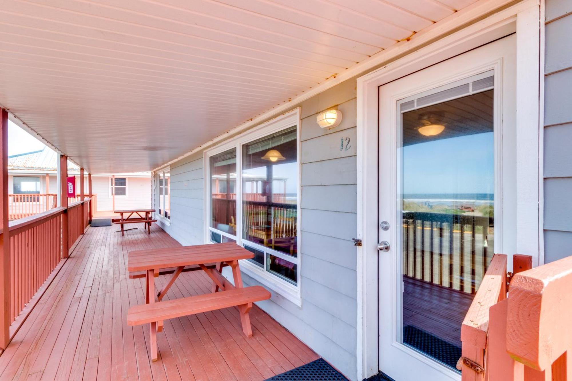 Getaway Oceanfront Lodging Villa Rockaway Beach Rom bilde