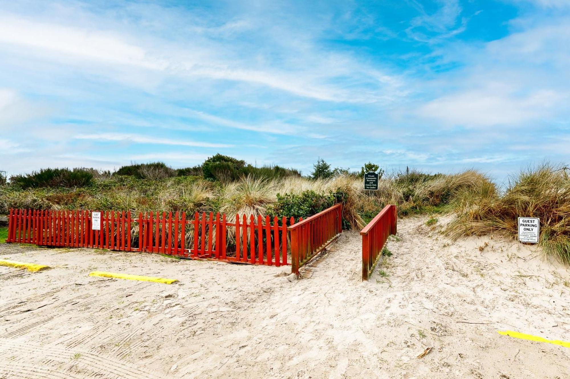 Getaway Oceanfront Lodging Rockaway Beach Rom bilde