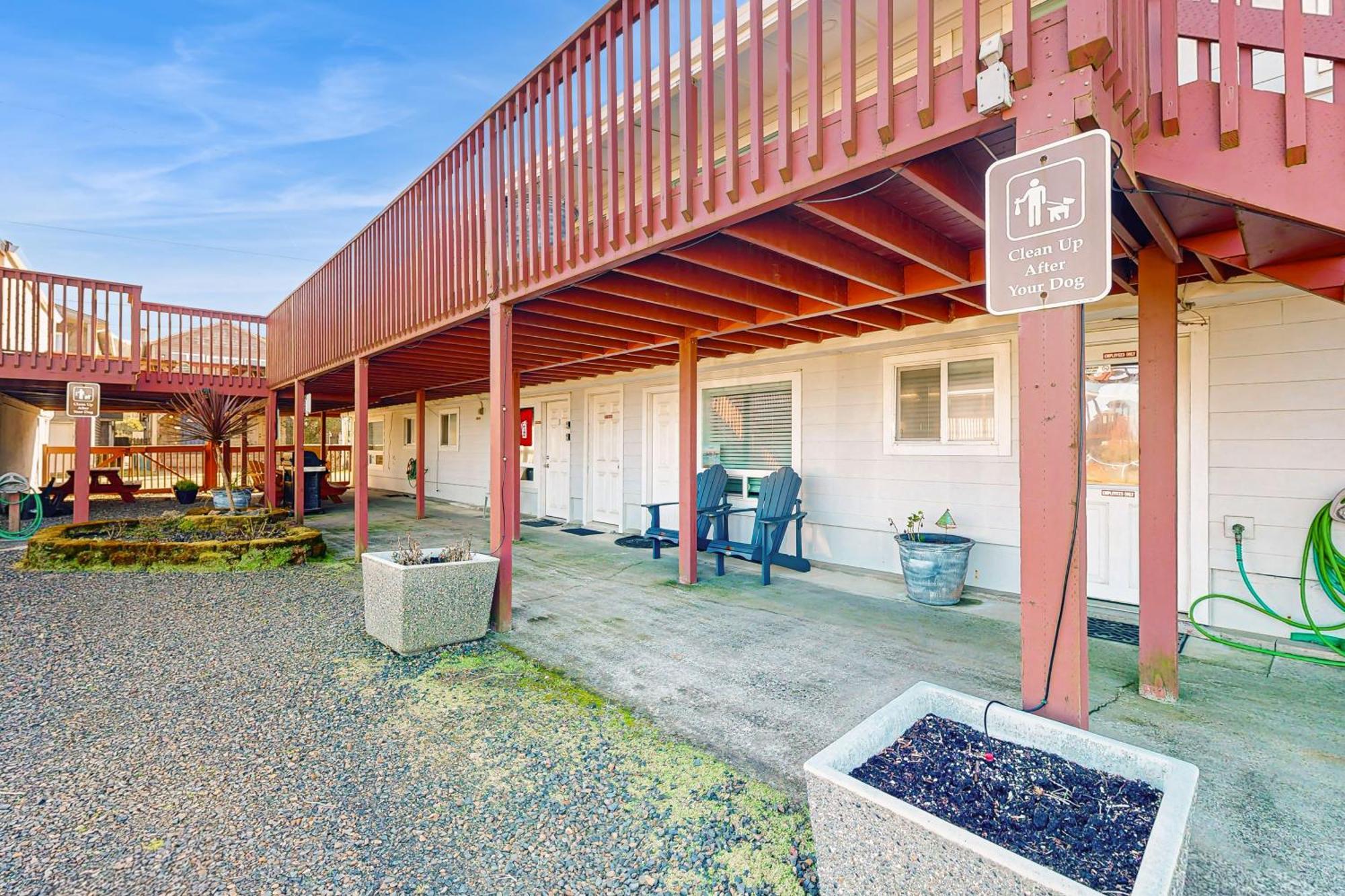 Getaway Oceanfront Lodging Rockaway Beach Rom bilde